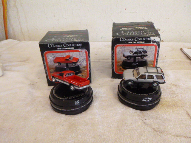lot 89 image: Enesco Mini Car Music Boxes