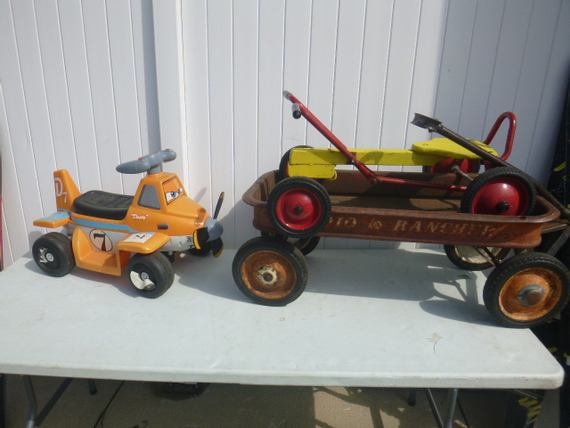 lot 66 image: Scooters and Wagon