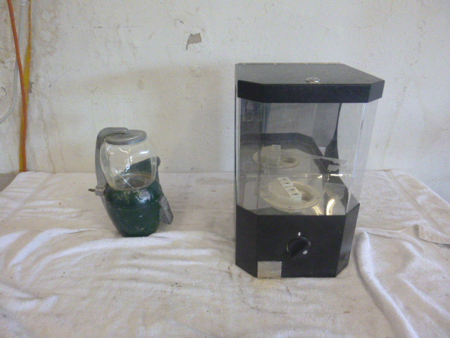 lot 104 image: 2 Gumball Machines