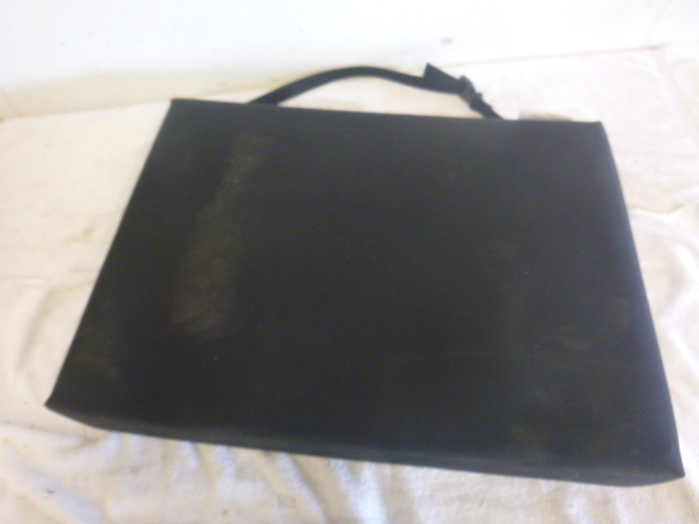 lot 105 image: Portable Padded Seat