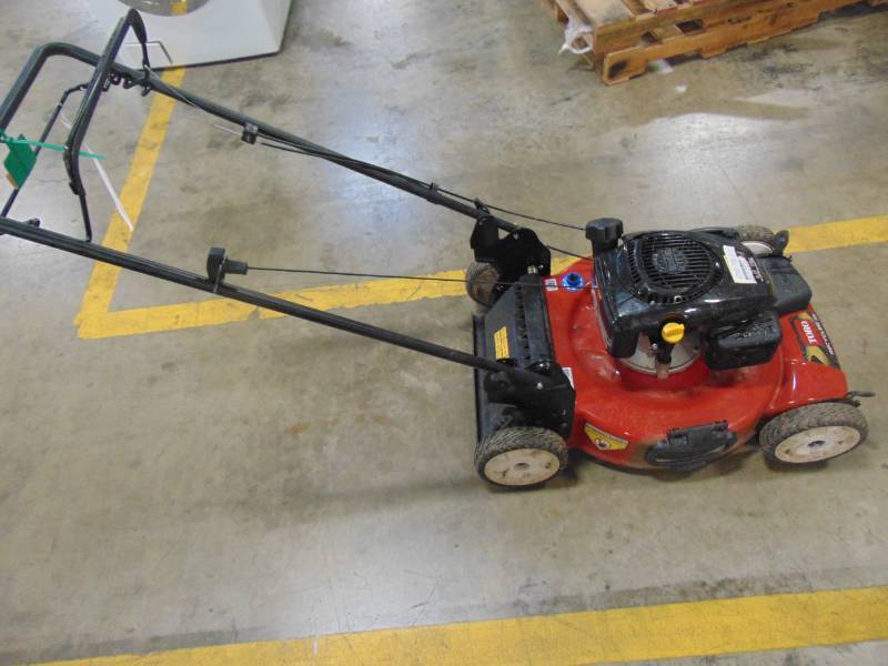 lot 319 image: Toro 22 in. Kohler Low Wheel Variable Speed Gas Self Propelled Mower 20377