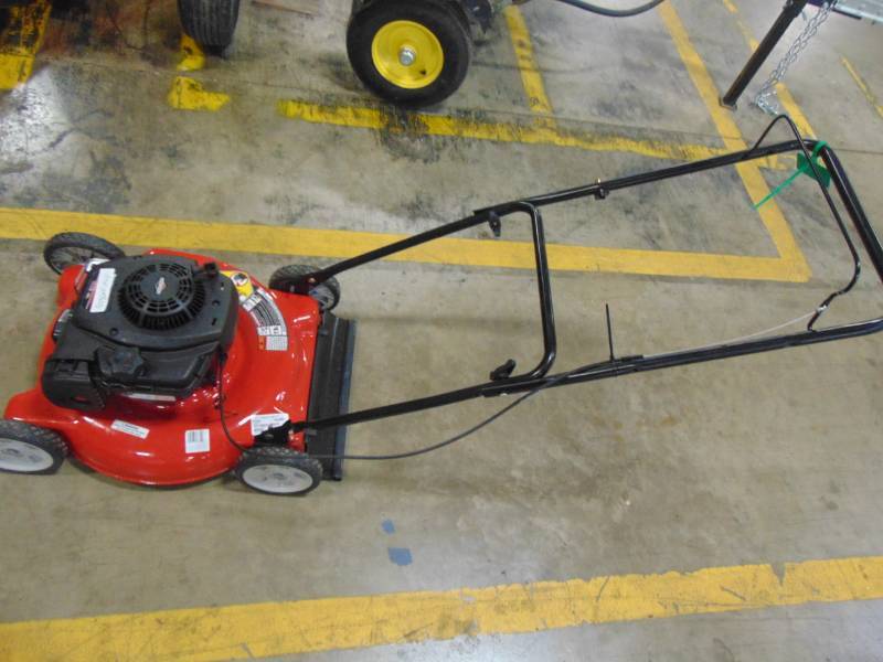 lot 320 image: Yard Machines 20 in. 125cc OHV Briggs & Stratton Gas Push Mower 11A-02BT729