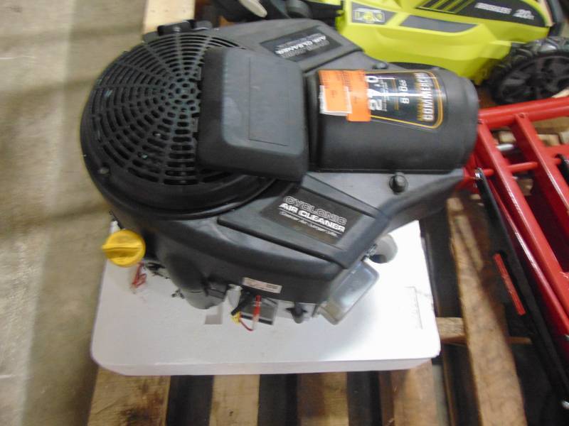 lot 326 image: Briggs & Stratton 27 HP Commercial Turf Series Vertical Gas Engine 49T877-0004-G1