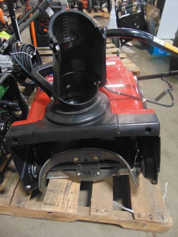 lot 349 image: Toro Power Clear 518 ZE 18 in. Single-Stage Gas Snow Blower 38473