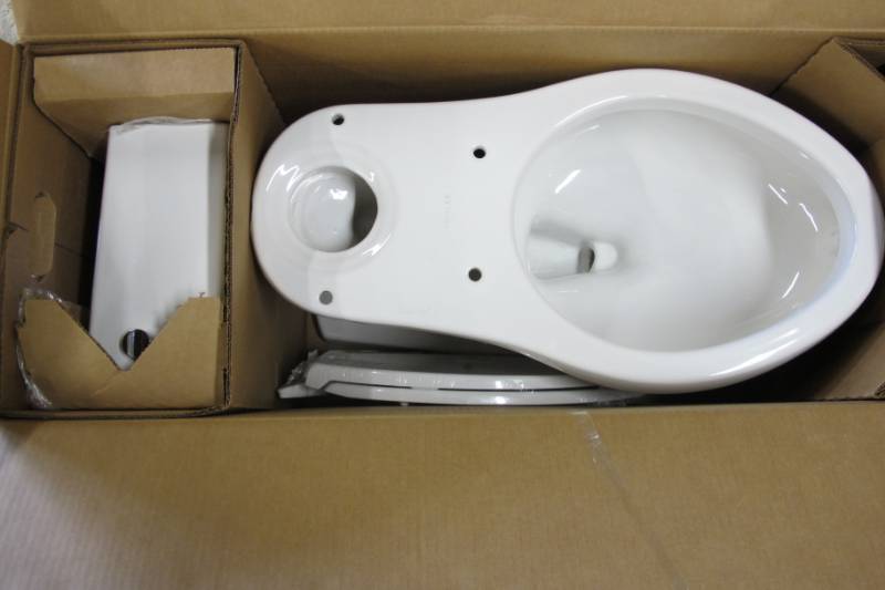 lot 16 image: Kohler Lintelle Complete Toilet Kit - NEW in Original, Open Box