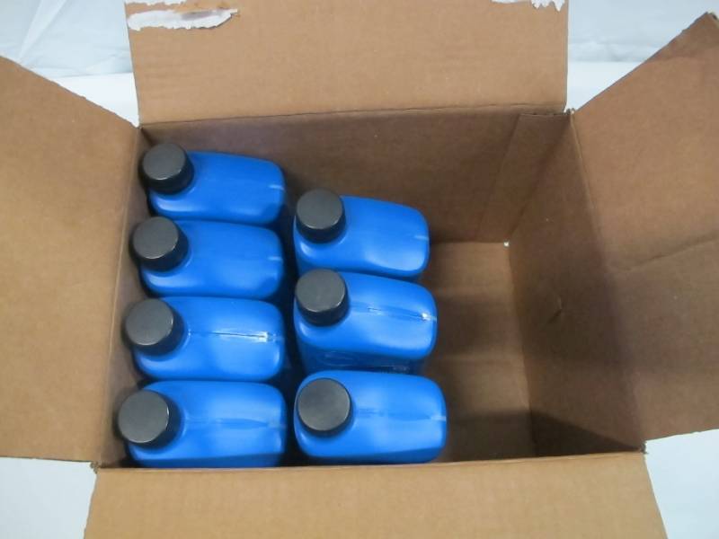 lot 63 image: Chevron Supreme 5W30 Motor Oil - 1 Quart Bottles - 7 pack