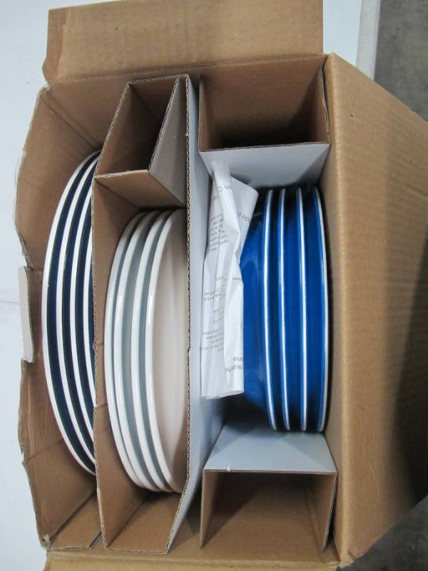 lot 70 image: Global Tile Melamine Dinnerware  12 Piece Set