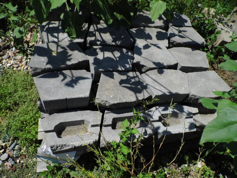 lot 4 image: 75 Garden Wall Block