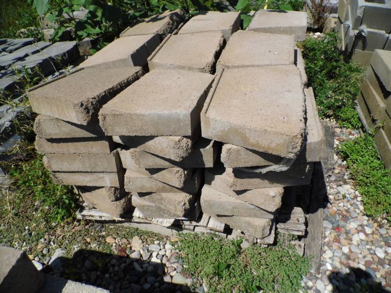 lot 5 image: 60 Retaining Wall Block