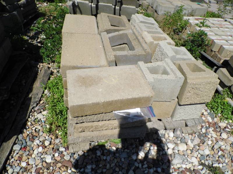 lot 6 image: 30 Misc Wall and Cap