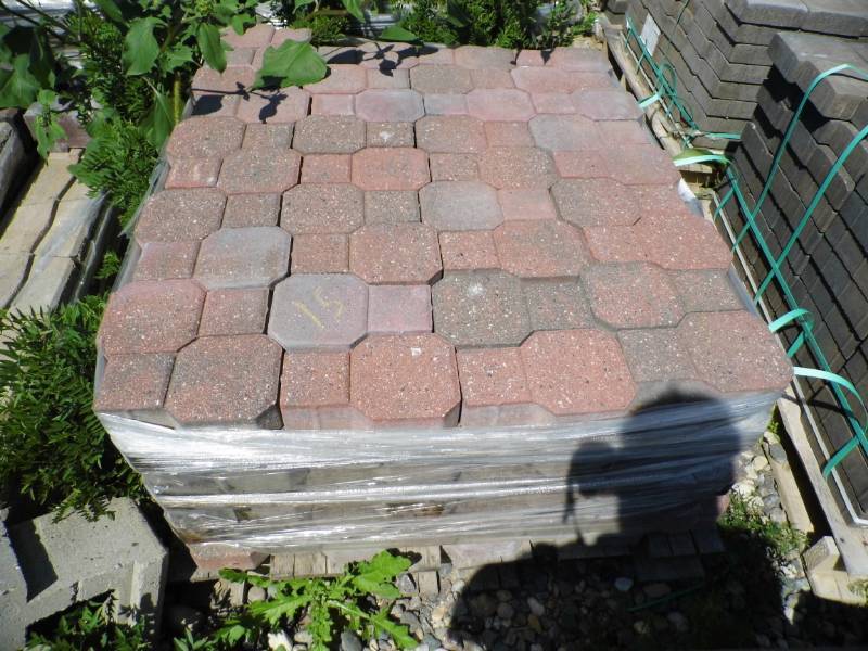 lot 15 image: 90 Sq Ft Pavers
