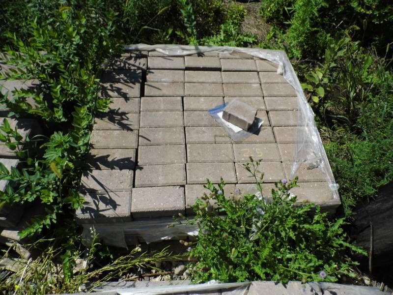 lot 25 image: 45 Sq Ft Pavers