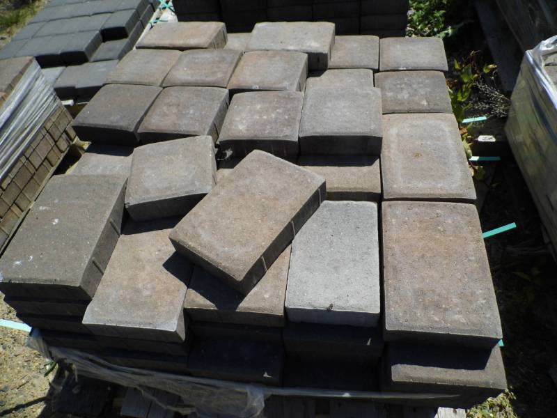 lot 28 image: 80 Sq Ft Misc Pavers