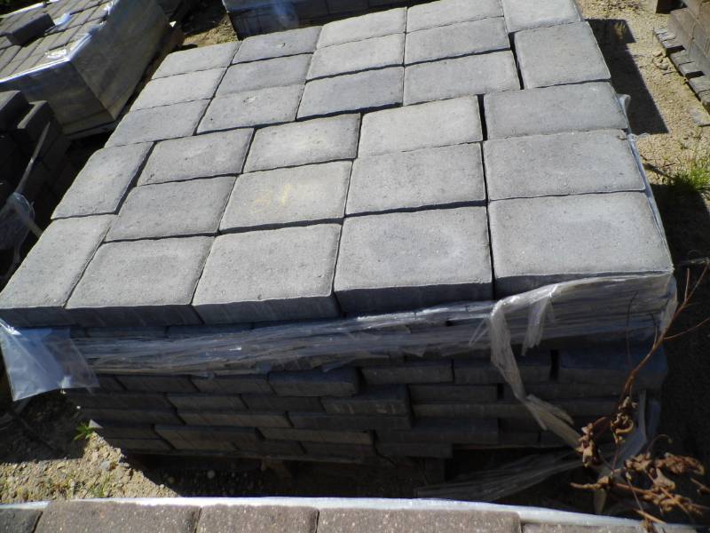 lot 31 image: 95 Sq Ft Pavers