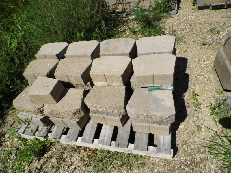 lot 45 image: 30 Garden Wall Block