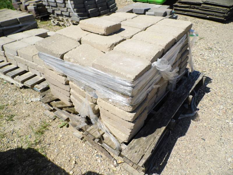 lot 60 image: 120 Sq Ft Tumbled Pavers