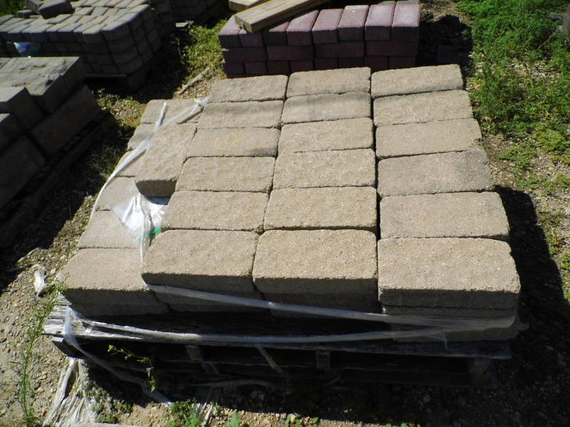 lot 62 image: 40 Sq Ft Tumbled Pavers
