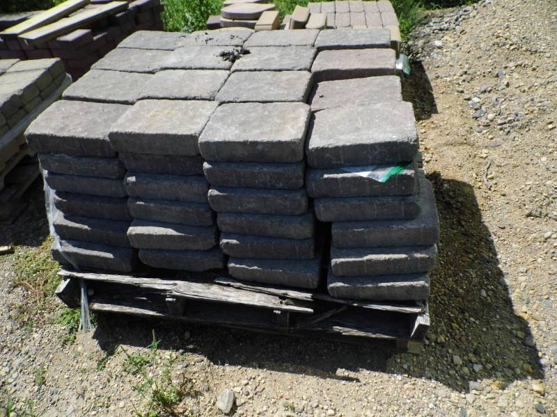 lot 64 image: 95 Sq Ft Tumbled Pavers