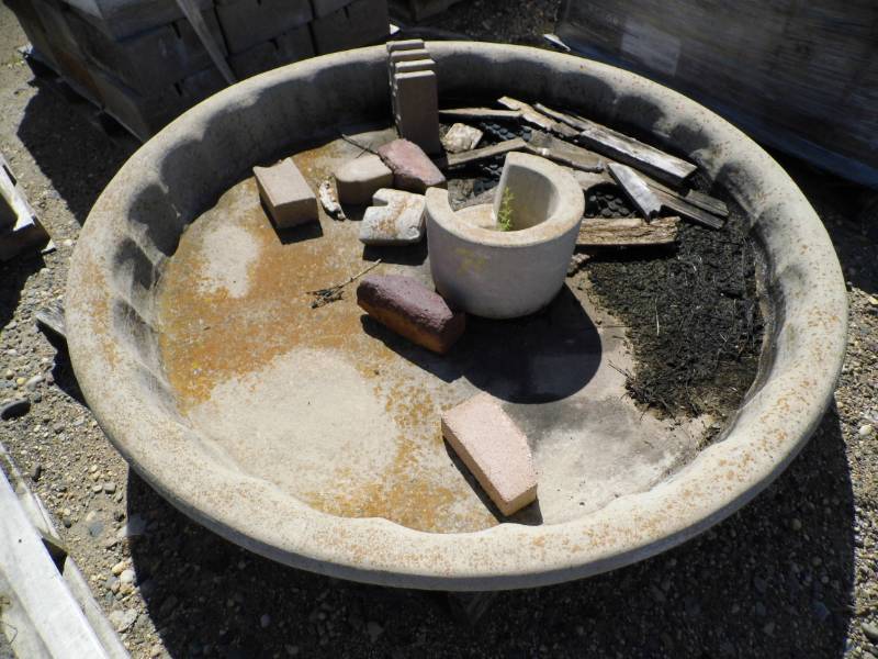 lot 71 image: Fountain Base