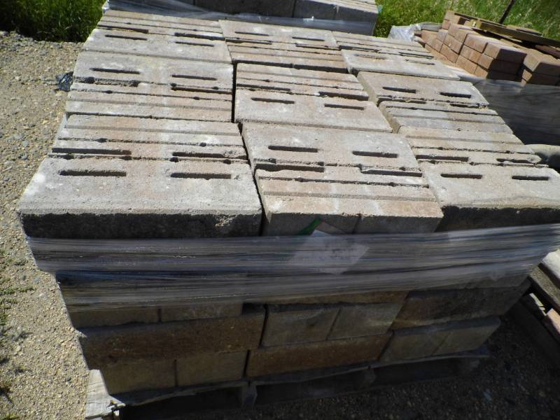 lot 76 image: 36 Large Wall Block