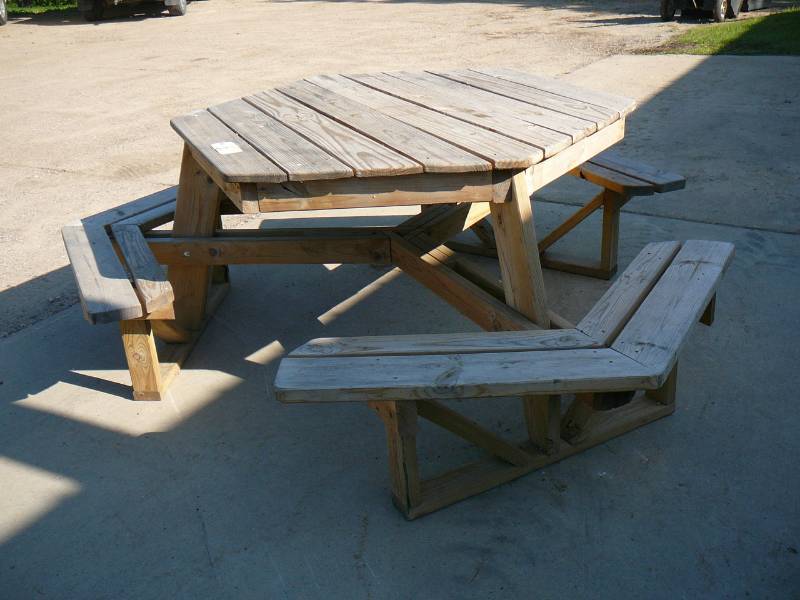 lot 11 image: Wooden Picnic Table