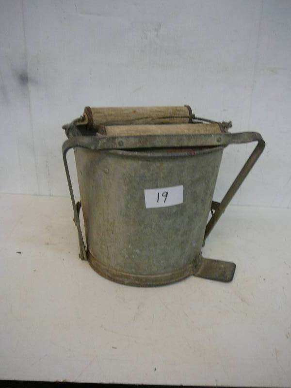 lot 19 image: Vintage Galvanized Mop Bucket