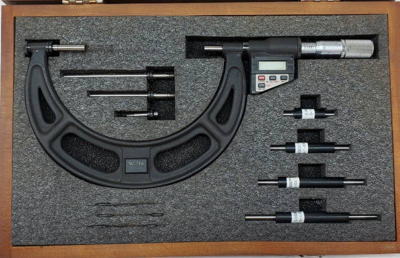 Starrett 714AFLZ Interchangeable Anvil Micrometer 2-6 Range