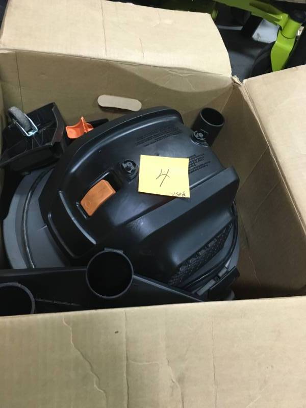 lot 4 image: RIDGID 12 Gal. 5.0-Peak HP NXT WetDry Vac USED