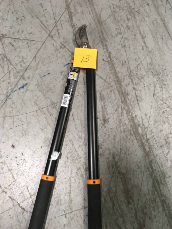 lot 13 image: Fiskars Looper