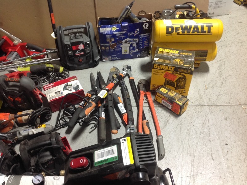 lot 118 image: Lots of salvages tools for parts o repairs