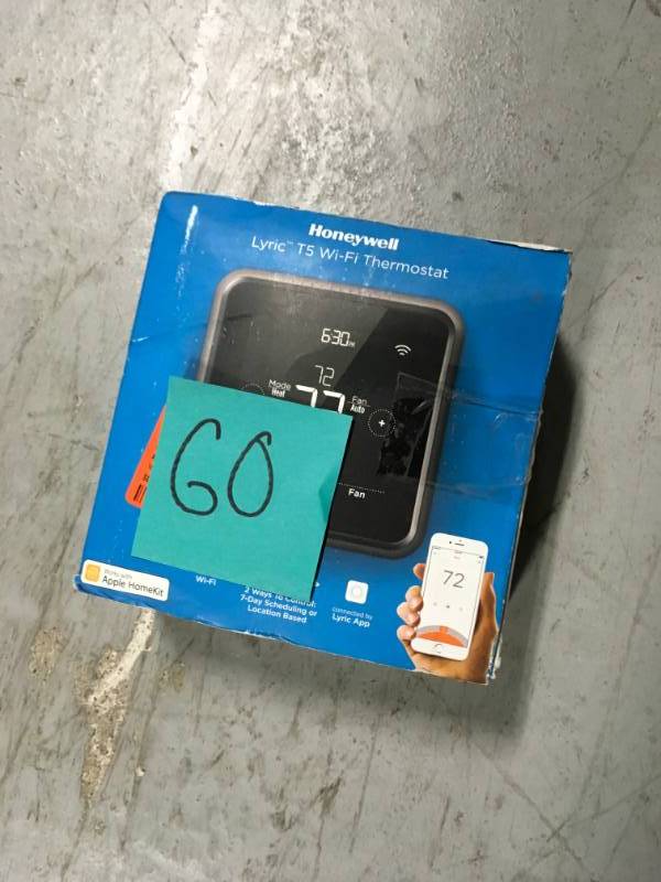 lot 60 image: Honeywell 7-Day T5 Smart Programmable Thermostat in good conditions