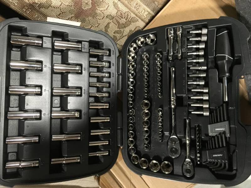 lot 72 image: Husky Mechanics Tool Set (111-Piece) in good conditions