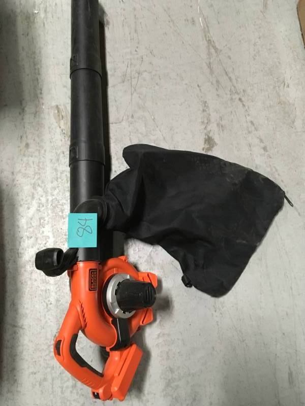 lot 84 image: BLACKDECKER 120 MPH 90 CFM 40-Volt MAX Lithium-Ion Cordless Handheld Leaf SweeperVacuum with 1.5Ah Battery and Charger Included in working conditions