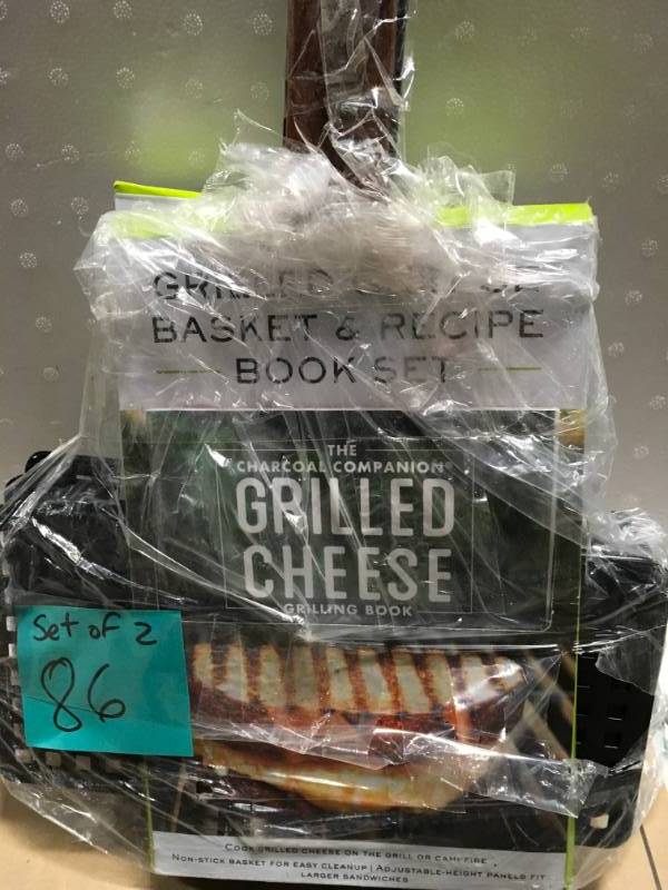 lot 86 image: 2X Grilled Cheese Basket Non-stick Coating  Book Set Adjustable-height Panels in good conditions