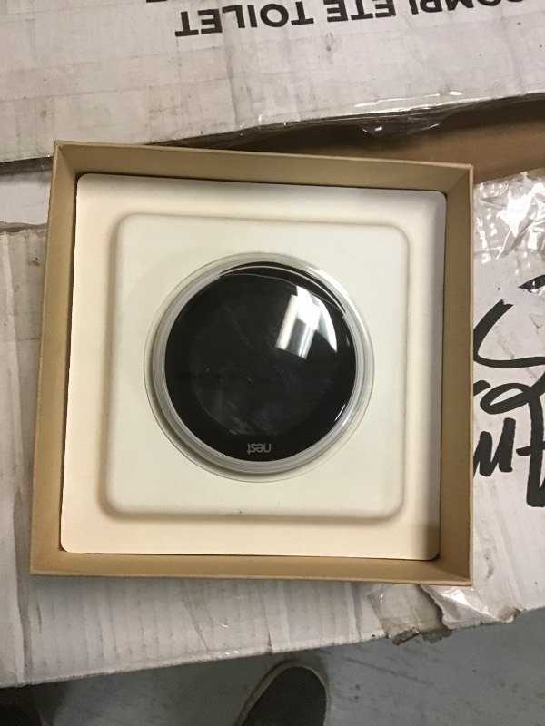 lot 109 image: Google Nest Learning Thermostat 3rd Gen in White in good conditions
