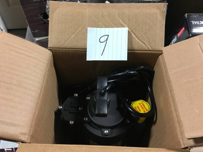 lot 9 image: Everbilt 13 HP Automatic Utility Pump in good conditions