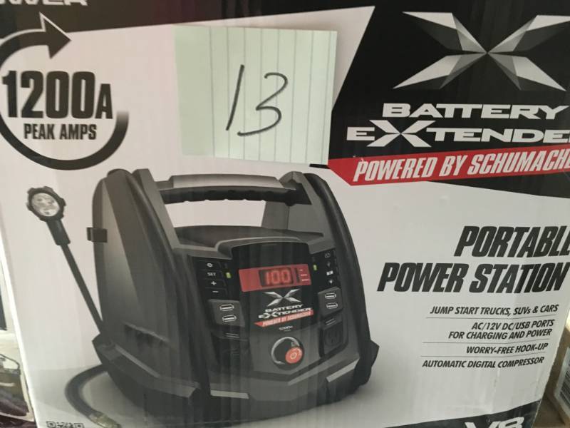 lot 13 image: Schumacher Battery Extender 12-Volt, 1,200 Amp Battery Jump Starter in good conditions