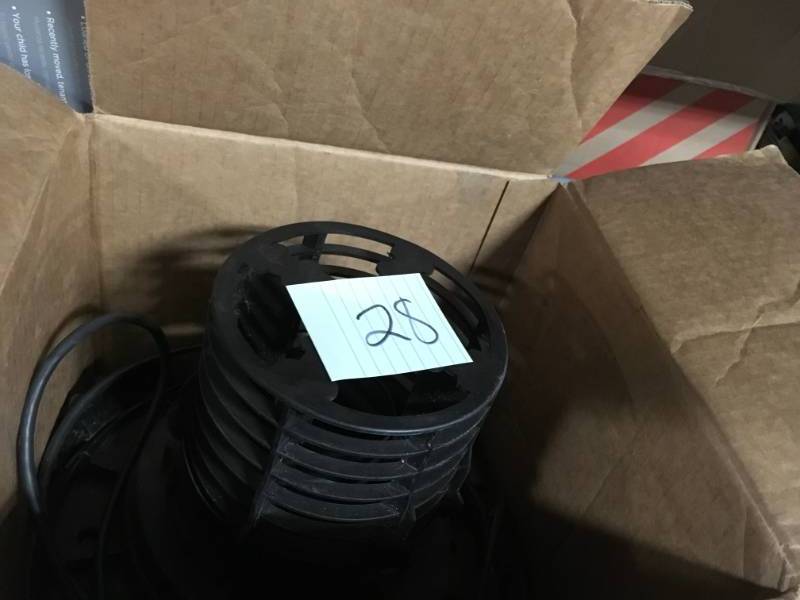 lot 28 image: Bucket Head BH0100 WetDry Vac Powerhead, Powerful WetDry Vac Performance By Emerson USED MISSING FILTER in working conditions