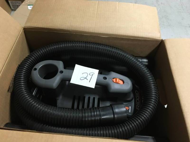 lot 29 image: RIDGID 4 Gal. 5.0-Peak HP Portable WetDry Vacuum in good conditions
