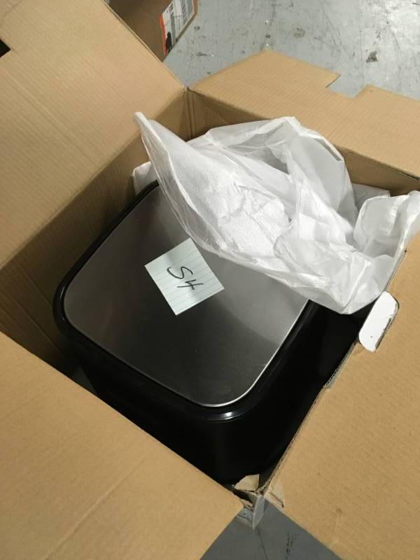 lot 54 image: Gourmia 6-qt. Stainless Steel Digital Air Fryer in working conditions