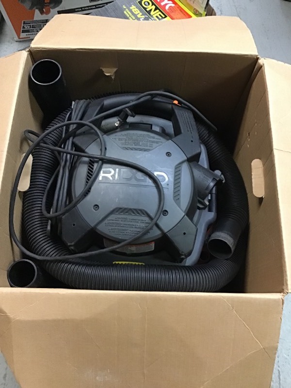 lot 105 image: RIDGID 16 Gal. 6.5 Peak HP NXT Wet Dry Vac with Detachable Blower in good conditions