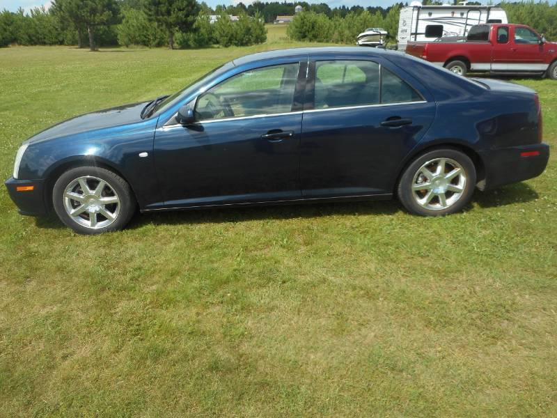 lot 3 image: 2005 Cadillac STS
