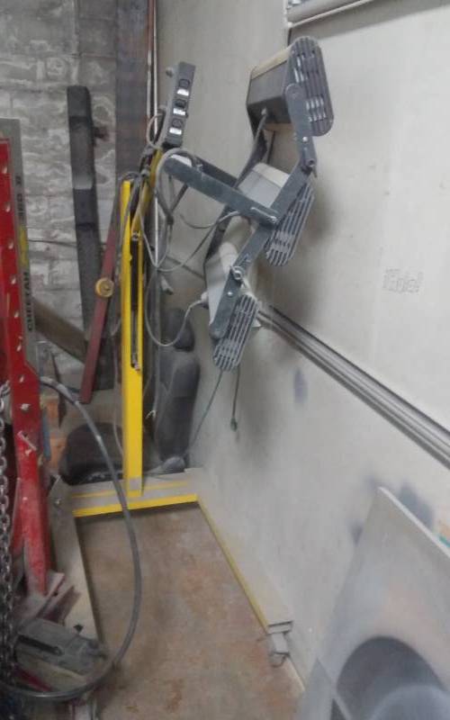 lot 8 image: Trisk Curemaster Light Fixture-Needs Plug Rewired.
