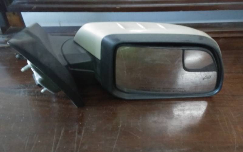 lot 27 image: 2015 Lincoln MKX Passenger Side Power MIrror