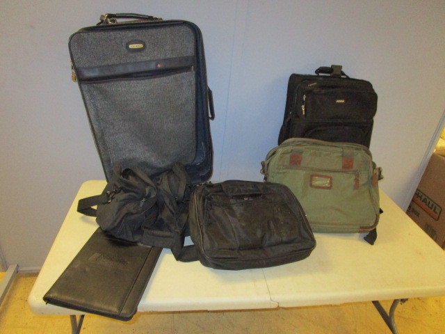 lot 444 image: CARRY-ON LUGGAGE