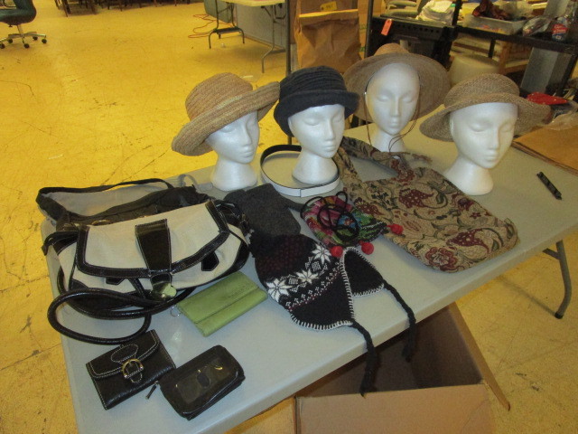 lot 446 image: HATS, PURSES, AND WALLETS