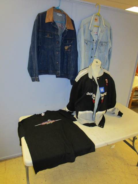 lot 453 image: JACKETS