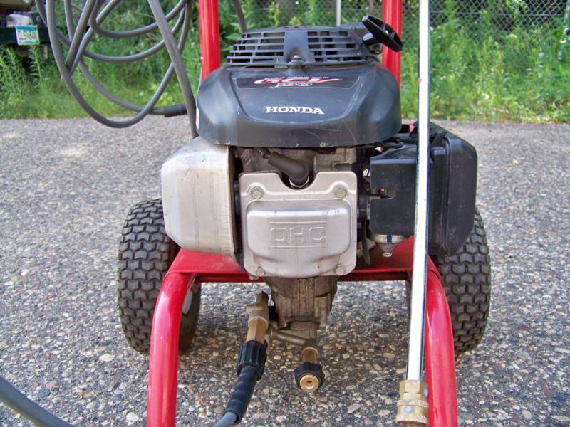 lot 2 image: Simpson, Powered by Honda, Gas Power  Pressure Washer