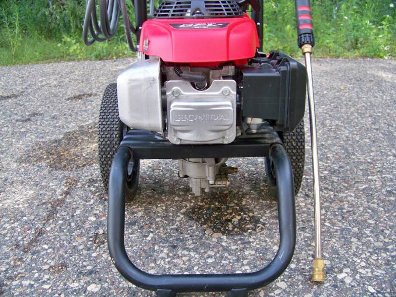 lot 6 image: Simpson, Powered by Honda, Gas Power  Pressure Washer