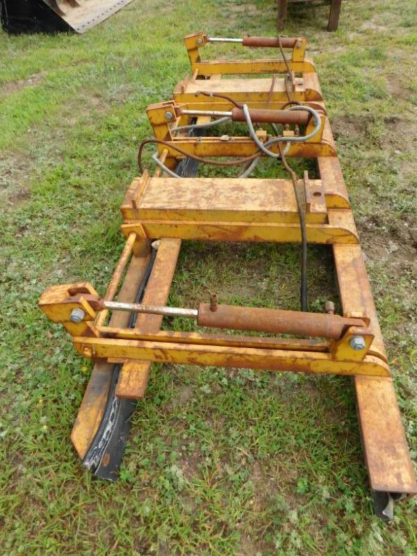 lot 22 image: Hydraulic Material Grapple